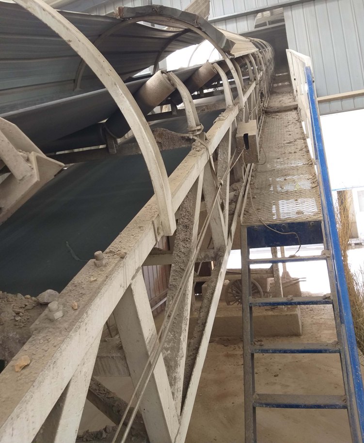 帶式輸送機保養(yǎng)操作圖.jpg 帶式輸送機保養(yǎng)操作圖.jpg