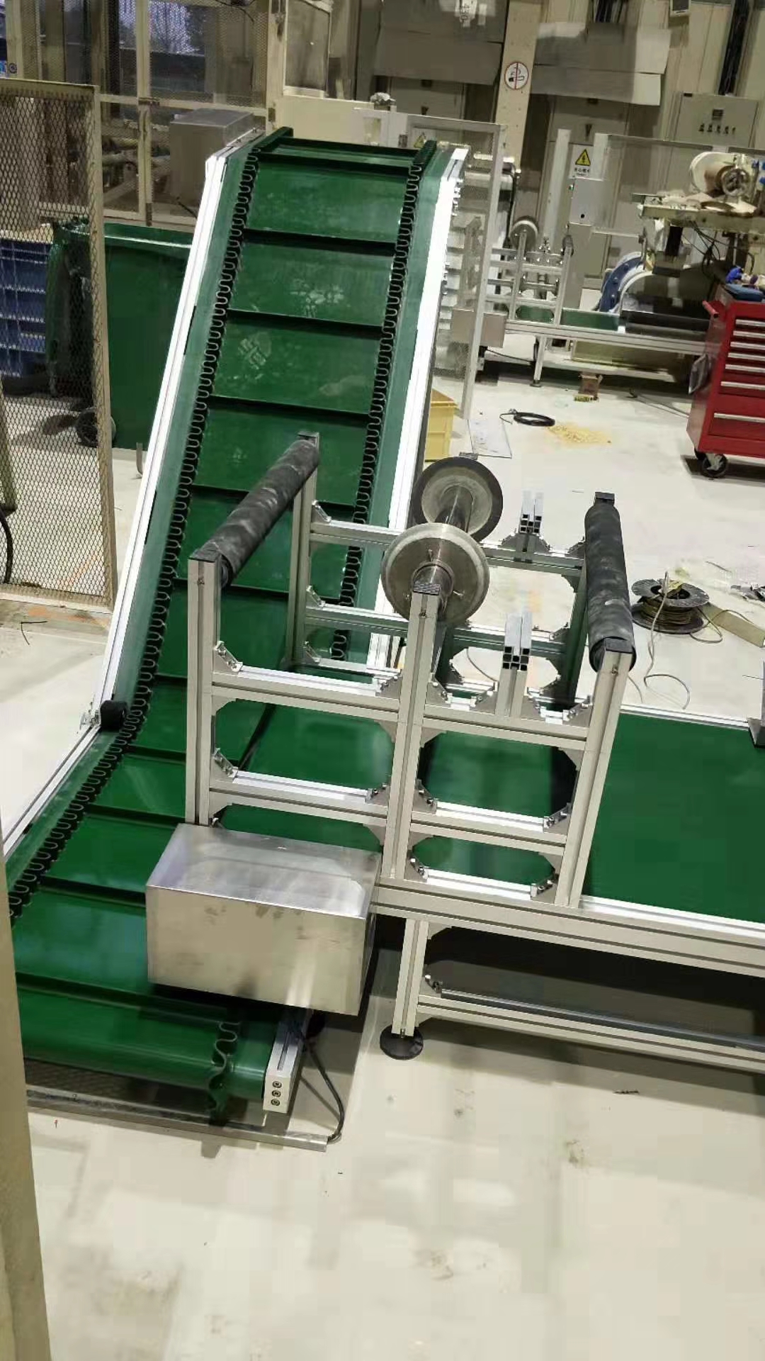 擋板新疆皮帶輸送機.jpg 擋板新疆皮帶輸送機.jpg